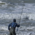 Pêcheurs à la ligne sur la plage de Berck-sur-mer