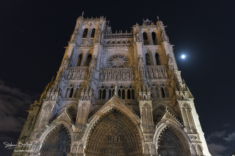 La cathédrale d'Amiens en nocturne