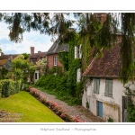 Les vielles rues pavÃ©es - Gerberoy, un des Â« Plus beaux villages de France Â».
Ses maisons du XVIIe et XVIIIe siÃ¨cles, en bois et torchis ou briques et silex, font de Gerberoy un lieu de promenade unique. Au printemps et en Ã©tÃ©, les rosiers grimpants sur les faÃ§ades transforment la commune en vÃ©ritable roseraie. Saison : Printemps - Lieu : Gerberoy, Oise (60), Picardie, France