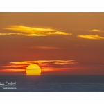 Coucher de soleil sur la mer depuis les falaises du cap Blanc-Nez