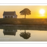 Les quais de Saint-Valery au petit matin le long du chenal de la Somme.