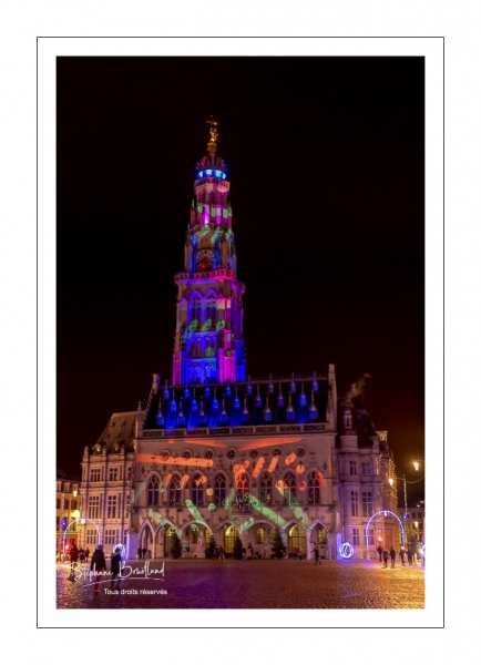 Les illuminations de la place des Héros à Arras (Hotel de ville et beffroi classés monuments historiques)