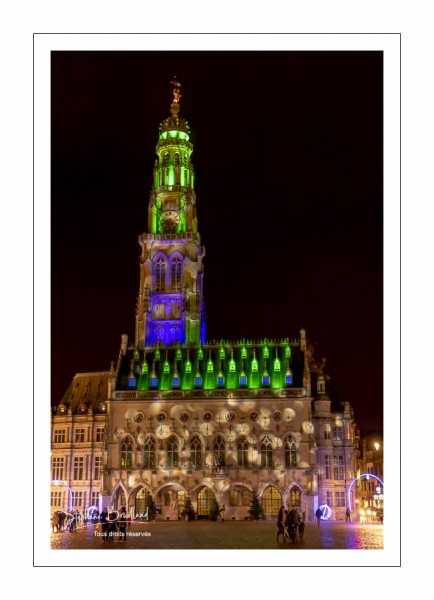 Les illuminations de la place des Héros à Arras (Hotel de ville et beffroi classés monuments historiques)