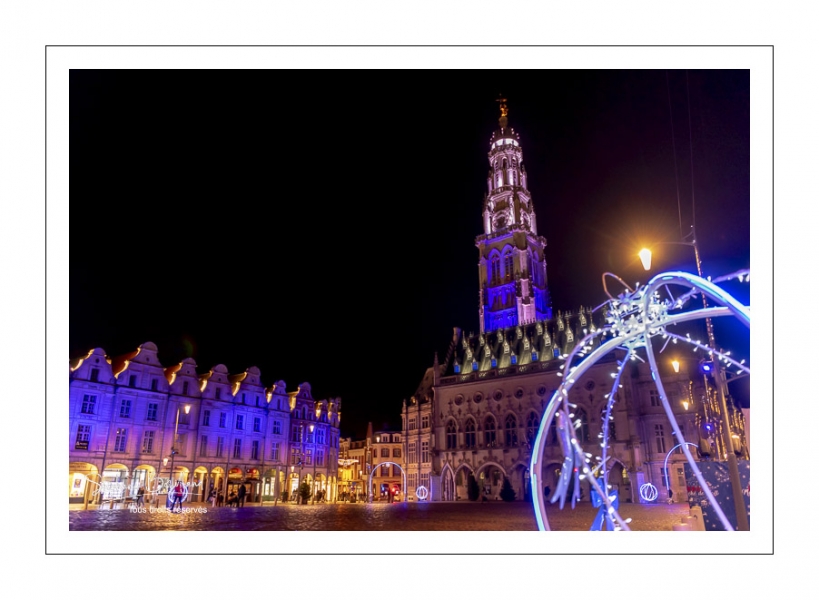 Les illuminations de la place des Héros à Arras (Hotel de ville et beffroi classés monuments historiques)