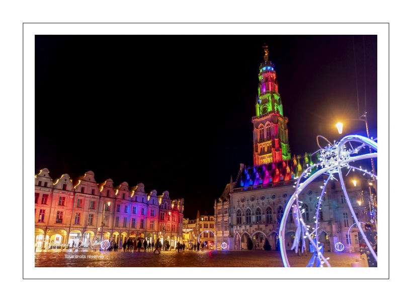 Les illuminations de la place des Héros à Arras (Hotel de ville et beffroi classés monuments historiques)