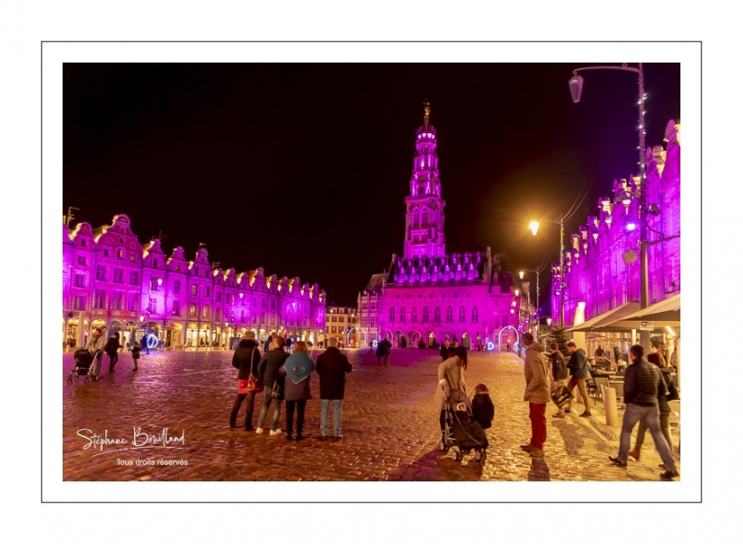 Les illuminations de la place des Héros à Arras (Hotel de ville et beffroi classés monuments historiques)