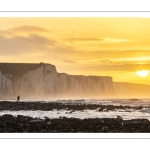 Coucher de soleil sur les falaises à Ault