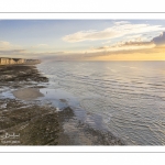 Soleil couchant sur les falaises