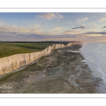 Soleil couchant sur les falaises