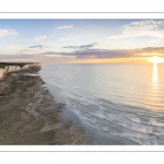 Soleil couchant sur les falaises