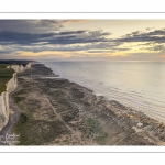 Soleil couchant sur les falaises