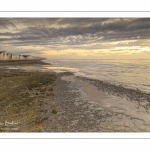 Soleil couchant sur les falaises