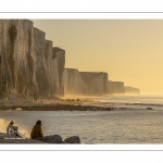 Crépuscule au pied des falaises de Ault