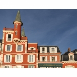 L'hotel des Tourelles, emblème du Crotoy et de la baie de Somme avec ses petites tours