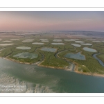 Survol de la Baie d'Authie depuis Fort-Mahon à marée basse.