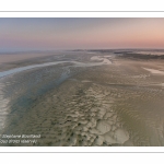 Survol de la Baie d'Authie depuis Fort-Mahon à marée basse.