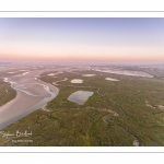 Les mollières de la Baie de Somme au petit matin (vue aérienne)