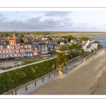 Le Crotoy, sa plage, et le célèbre hotel-restaurant "Les tourelles"