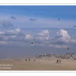 Les préparatifs du Festival des cerfs-volants à Berck-sur-mer