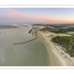 Aube sur la baie d'Authie à marée basse à Berck-sur-mer