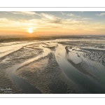 Aube sur la baie d'Authie à marée basse à Berck-sur-mer