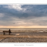 Un soir d'Ã©tÃ© Ã  Cayeux-sur-mer, alors que la mÃ©tÃ©o capricieuse donne au chemin des planches un petit air hors saison. Saison : Ã©tÃ© - Lieu : Cayeux-sur-mer,Somme, Picardie, France