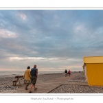 Un soir d'Ã©tÃ© Ã  Cayeux-sur-mer, alors que la mÃ©tÃ©o capricieuse donne au chemin des planches un petit air hors saison. Saison : Ã©tÃ© - Lieu : Cayeux-sur-mer,Somme, Picardie, France