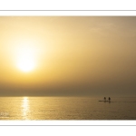 Paddle sur la plage de Cayeux-sur-mer au soleil couchant