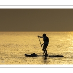 Paddle sur la plage de Cayeux-sur-mer au soleil couchant