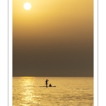 Paddle sur la plage de Cayeux-sur-mer au soleil couchant