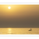 Paddle sur la plage de Cayeux-sur-mer au soleil couchant