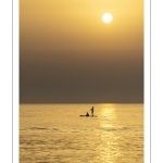 Paddle sur la plage de Cayeux-sur-mer au soleil couchant