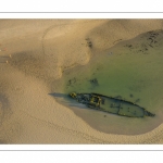 France, Pas-de-Calais (62), côte d'Opale, Grand site des deux caps, La plage de Tardinghen et l’épave du Lord Grey, ce chalutier britannique, long de 37 mètres, réquisitionné en 1915 par la Royal Navy et transformé en démineur, qui a sombré le 2 décembre 1917 lors d'une tempête  (Vue aérienne) // France, Pas-de-Calais (62), Opal Coast, Great site of the two capes, Tardinghen beach with the wreck of the Lord Grey, this 37-meter long British trawler, requisitioned in 1915 by the Royal Navy and transformed into a mine-clearer, which sank on December 2, 1917 during a storm (aerial view)