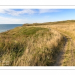 France, Pas-de-Calais (62), Côte d'Opale, Grand Site des deux caps, Cran-aux-Oeufs, Le sentier des Crans, La côte en direction du cap Gris-Nez  depuis le Cran-aux-Oeufs // France, Pas-de-Calais (62), Côte d'Opale, Grand Site des deux caps, Cran-aux-Oeufs, Le sentier des Crans, The coast towards Cap Gris-Nez from Cran-aux-Oeufs