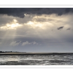 Trouée de soleil sur le Hourdel pendant l'orage