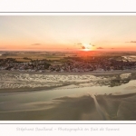 Saison : été - Lieu : Le Crotoy, Baie de Somme, Somme, Hauts-de-France, France. Panorama par assemblage d'images 7149 x 2383 px