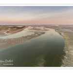 La pointe du Hourdel et les bancs de sable de la baie de Somme à marée basse