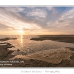 DÃ©pots d'Ã©cume de mer Ã  la marÃ©e montante en Baie de Somme (Le Crotoy) et au crÃ©puscule. - Saison : Ã©tÃ© - Lieu : Le Crotoy, Baie de Somme, Somme, Picardie, France