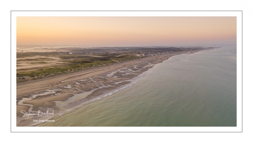 Aube brumeuse sur les dunes du Marquenterre près de Fort-Mahon