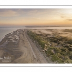 Aube brumeuse sur les dunes du Marquenterre près de Fort-Mahon