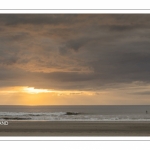 Paddle le long de la plage de Fort-Mahon au crépuscule