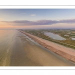 France, Somme (80), Baie de Somme, Cayeux-sur-mer, Ault, Le Hâble d'Ault, cet ancien port est devenu un polder protégé de la mer par le cordon de galets qui forme une digue  (vue aérienne) // France, Somme (80), Baie de Somme, Cayeux-sur-mer, Ault, Le Hâble d'Ault, this old port has become a polder protected from the sea by the pebble cord that forms a dike.  (aerial view)