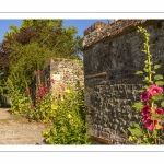 Les rues de la citée médiévale de Saint-Valery au printemps