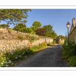 Les rues de la citée médiévale de Saint-Valery au printemps