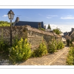 Les rues de la citée médiévale de Saint-Valery au printemps