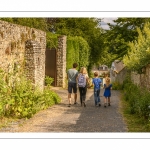 Les rues de la citée médiévale de Saint-Valery au printemps