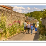 Les rues de la citée médiévale de Saint-Valery au printemps