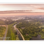 Survol des marais de la Somme à Long au petit matin.