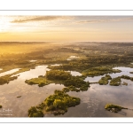 Le marais de Mareuil-Caubert au petit matin dans la vallée de la Somme (Vue aérienne)