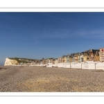 France, Somme (80), Mers-les-bains, les villas de la belle époque sur le font de mer, quartier historique né de la mode des bains de mer à partir de 1870, vue depuis la plage à marée descendante // France, Somme (80), Mers-les-bains, the villas of the belle époque on the seafront, a historic district born of the fashion for sea bathing from 1870, view from the beach at ebb tide